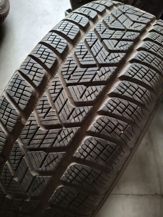 4 Anvelope de iarnă 215 65 r17 Pirelli