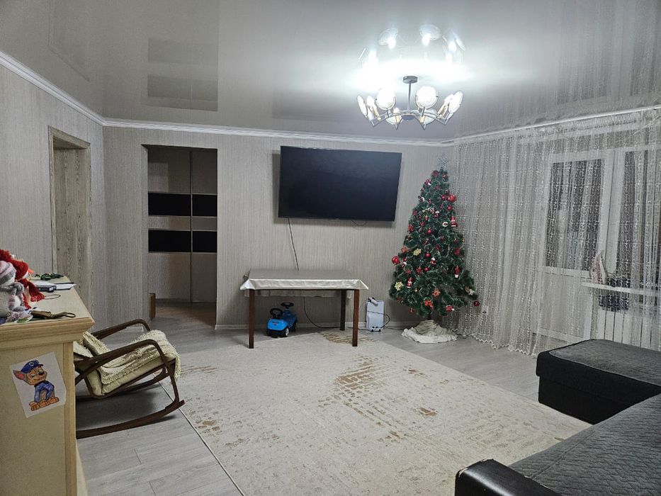 Продам 4 комнатную квартиру