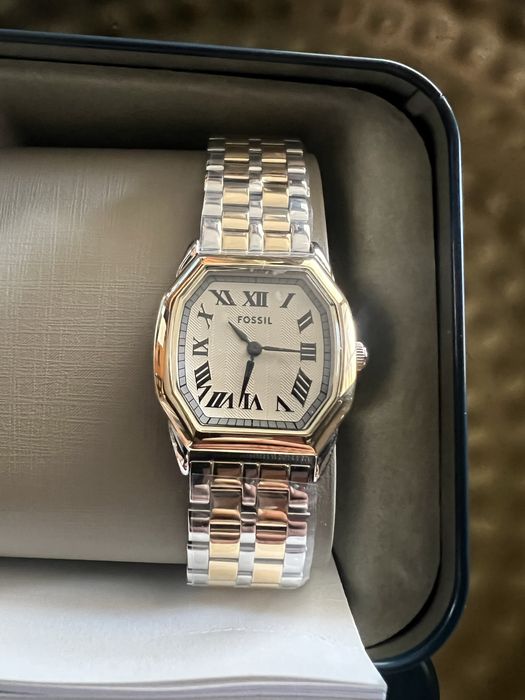 Дамски часовник Fossil. Нов!