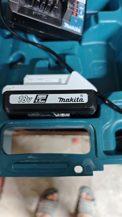 Акумулаторен винтоверт MAKITA DF488D002