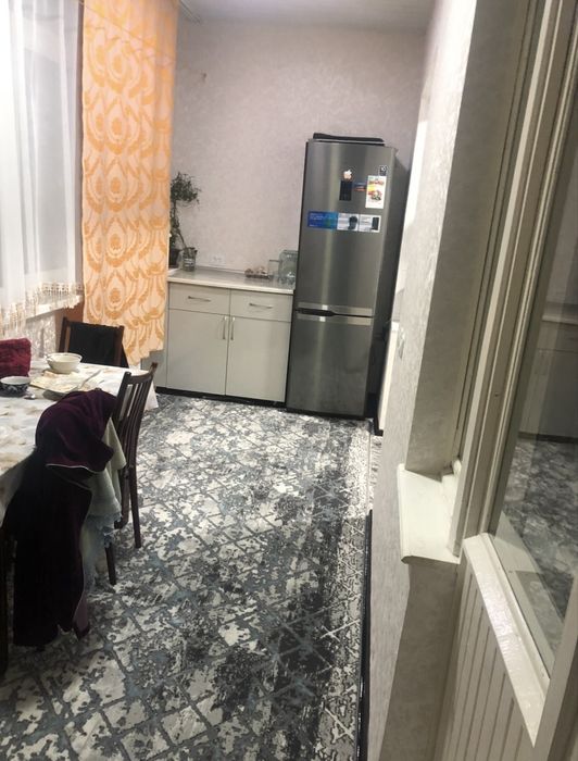 Своя Под офис 1-линия вдоль дороги 1-этаж 5-квартал 3-комн