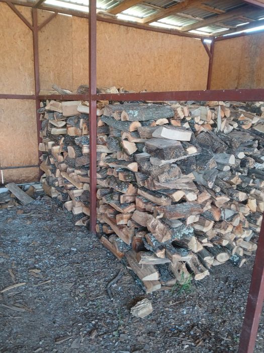Lemne de foc de vânzare crepate