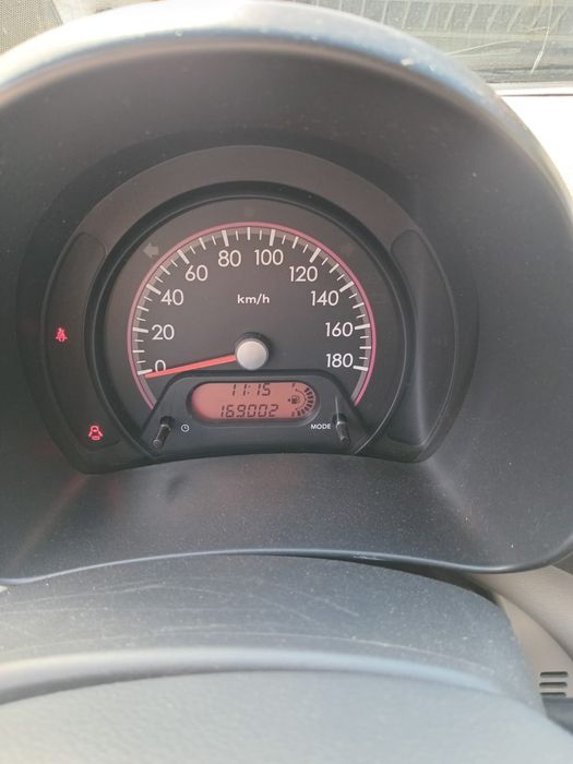 Vând Suzuki Alto 2011