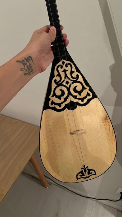 Продам домбру (новая)