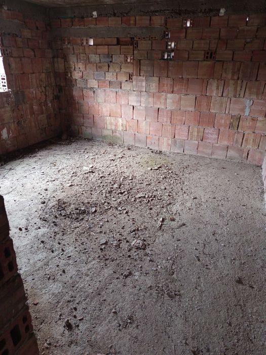 Продава се жилищна сграда с гараж в с. Габарево, община Павел Баня