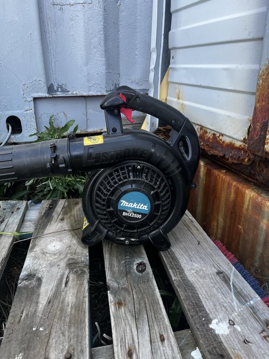 Воздуходувка Makita