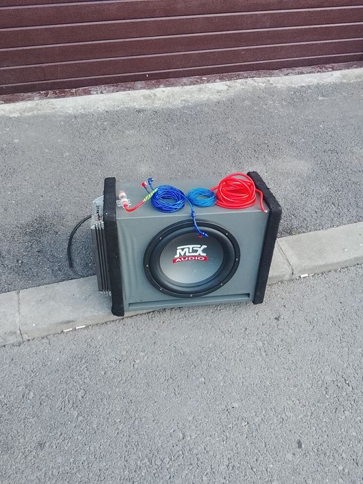 Vînd subwufer și statie