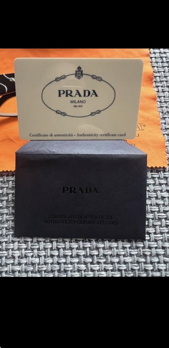 Ochelari Prada ca noi