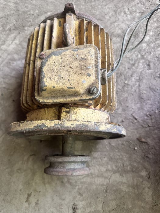 Двигатели асинхроные 3-4кв рабочие по 45