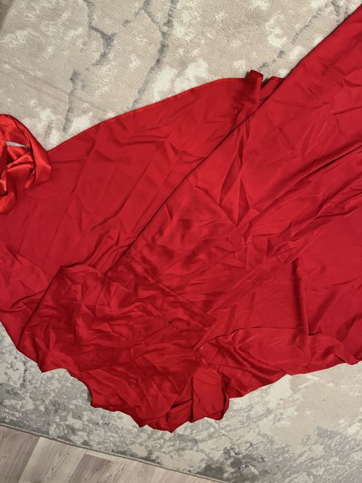 красный платья вечерный