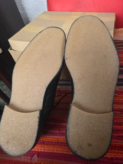 Pantofi eleganti din piele, talpa foarte rezistenta de crep, marime 45
