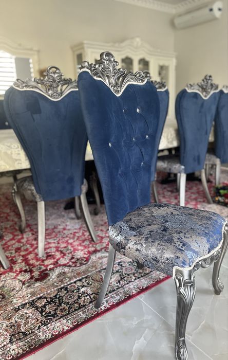 Диван  четыре кресла, стулья 12 шт