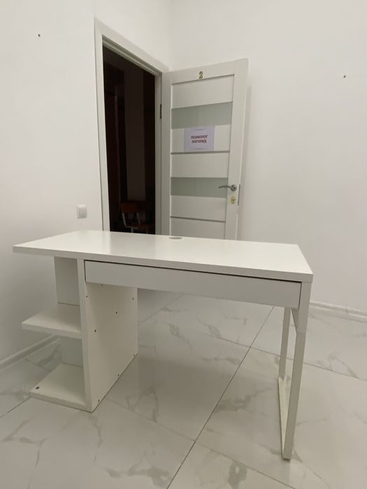 парты (рабочие столы) фирмы IKEA