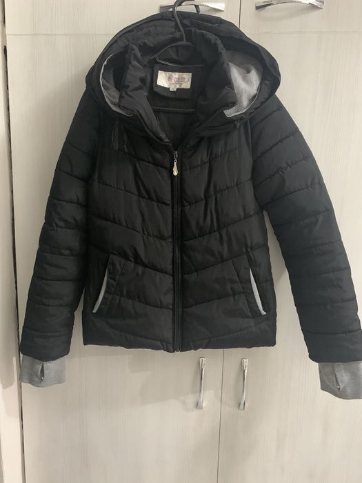 Дамски якета в черен цвят