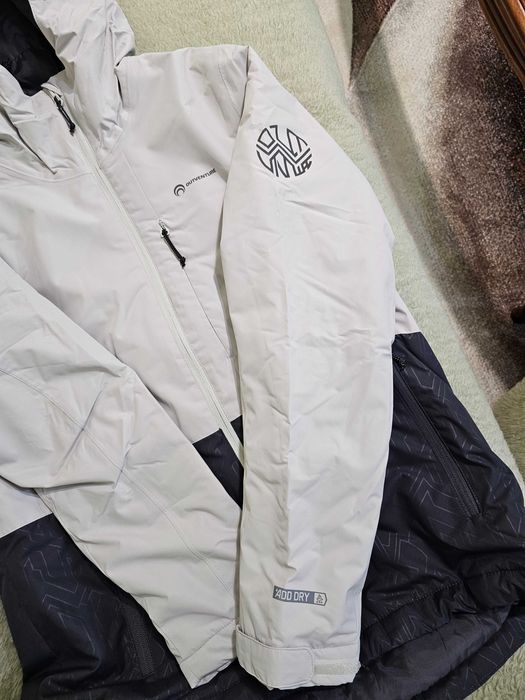 OutvenrureДамско яке