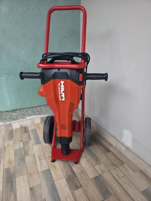 HILTI  TE 2000 AVR .