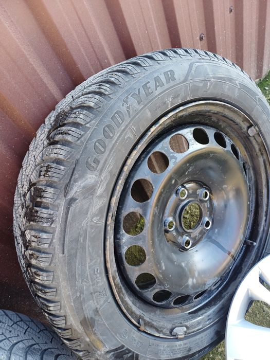 Anvelope cu jante de tabla