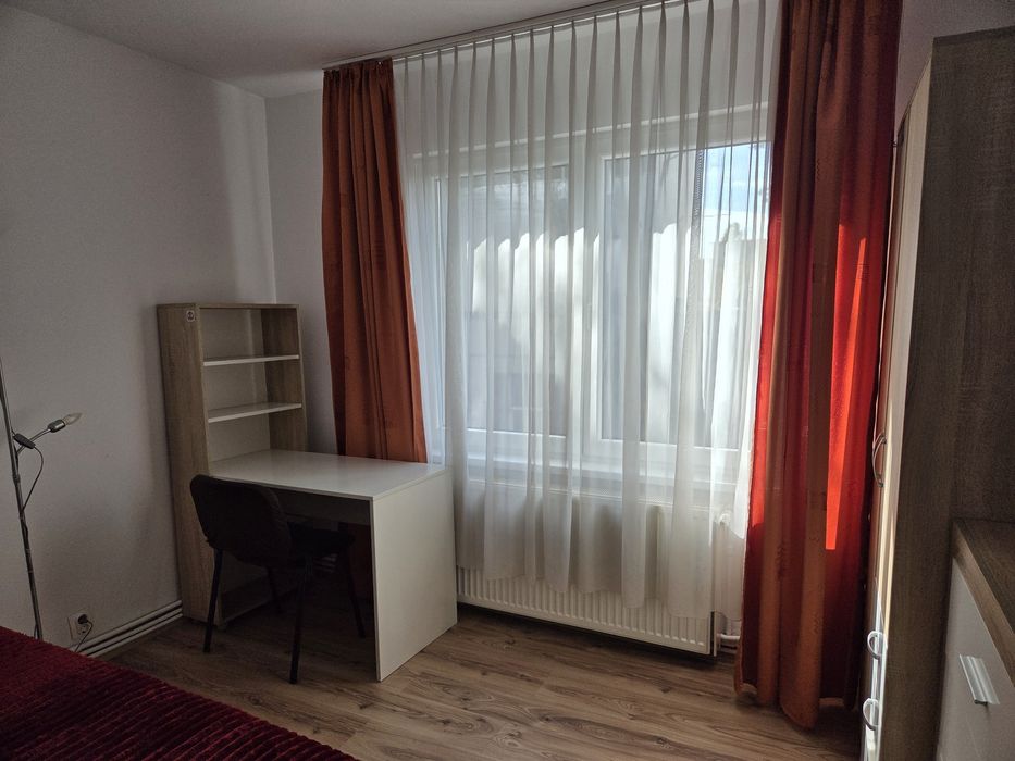De inchiriat apartament în 7 Noi, 3 dormitoare,2 băi