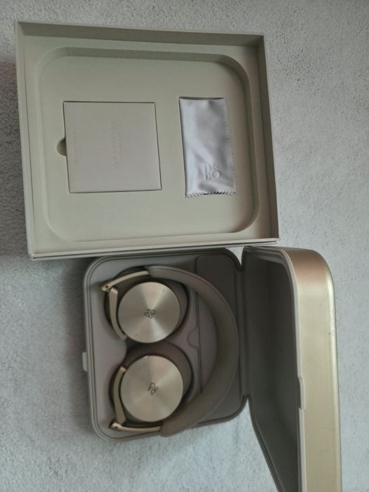 Beoplay H95 Gold Tone