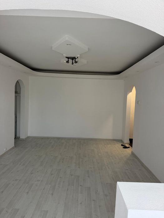 Închiriez Apartament renovat