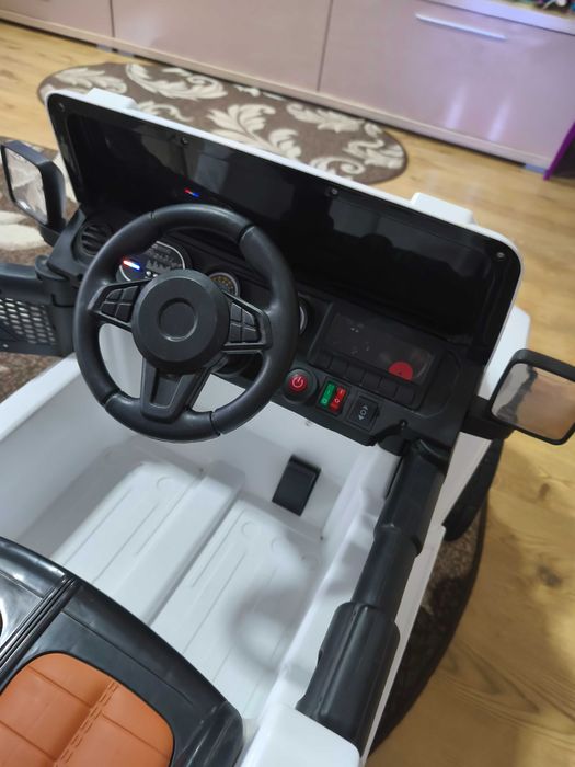 Mașinuță electrica cu telecomanda