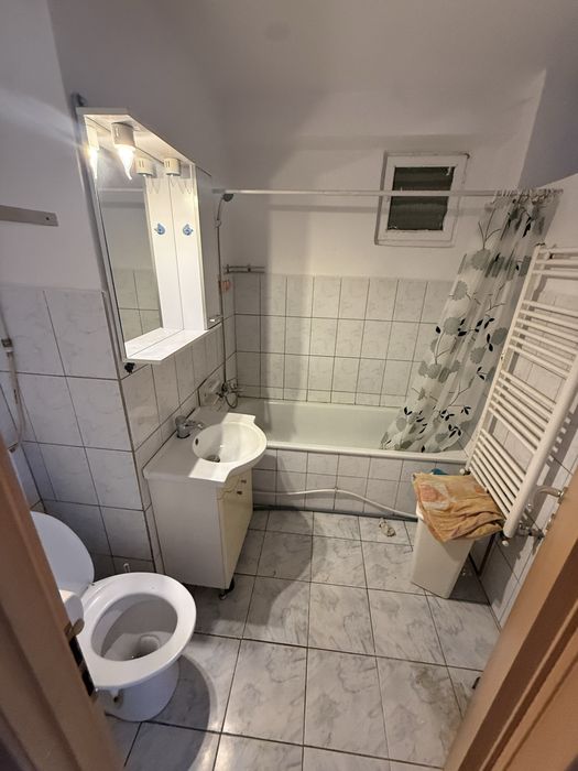 Lavoar mobilier baie si oglinda