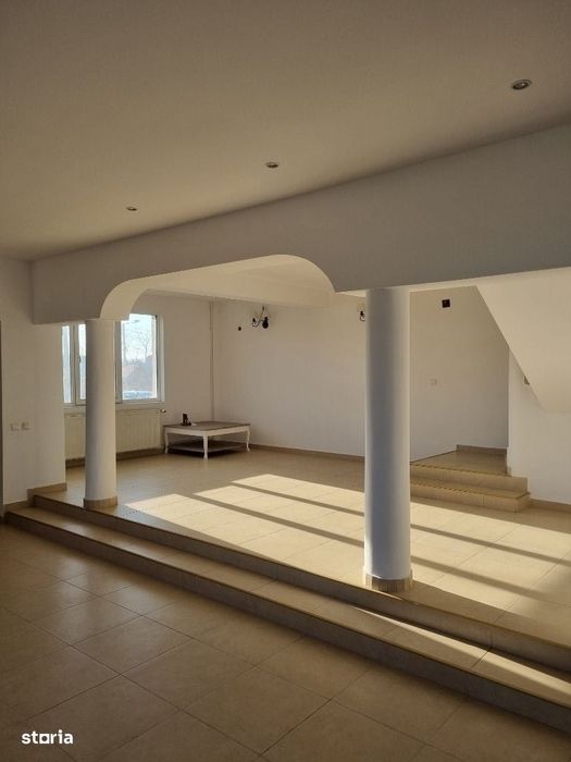 Proprietate generoasa- Casa cu 4 dormitoare si o curte mare