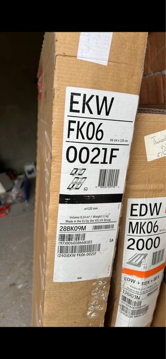3 ferestre VELUX noi GLL MK06 / FK06 + accesorii