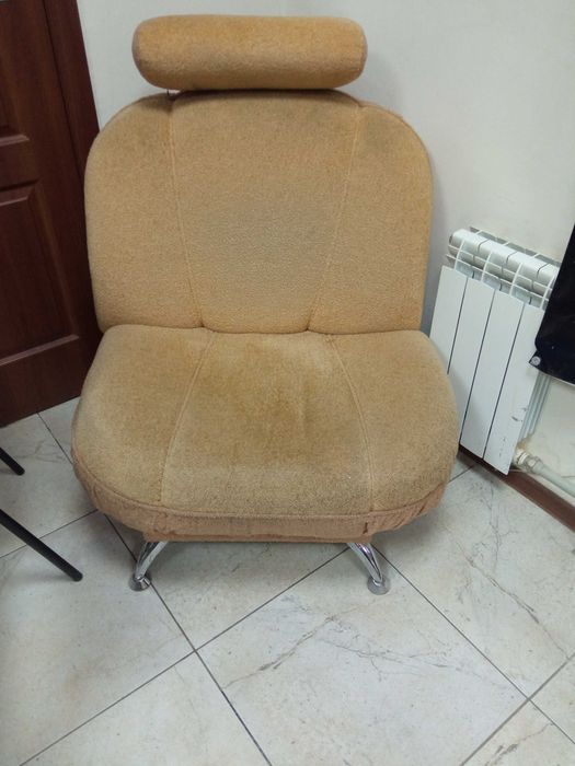 Кресла два и комод для белья.