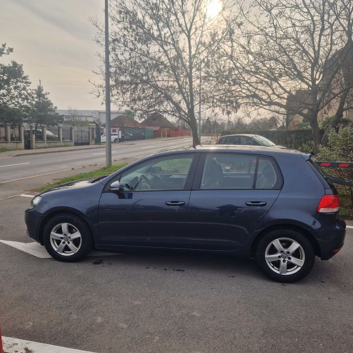 Volkswagen Golf 6  1.6tdi 105cp 2010 E5 camera pret 4390eu neg