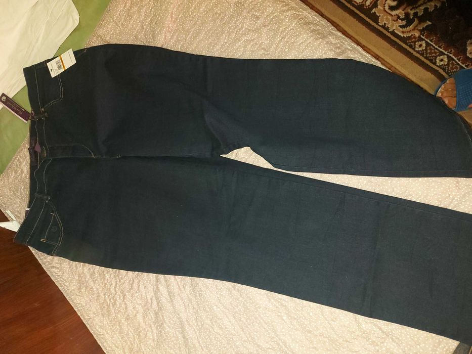 Дънки нови с етикет