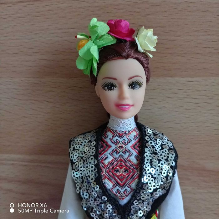 Сувенирна кукла Дилмана със Шопска народна носия.