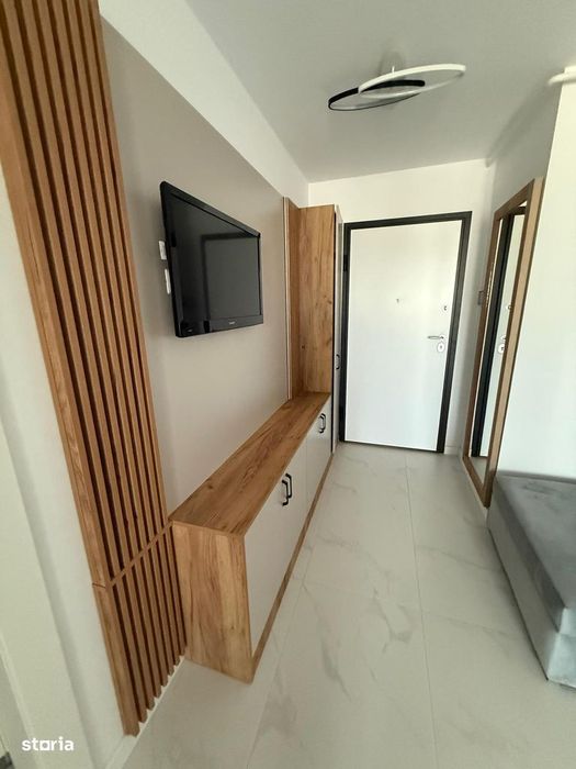 Intrare Obcini - Microapartament cu 2 camere semidecomandate.