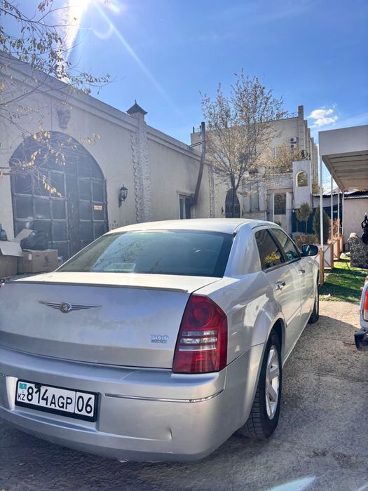 Срочно продам крайслер 300с