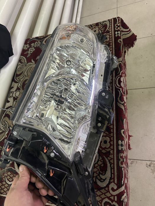 Фара на toyota lk prado