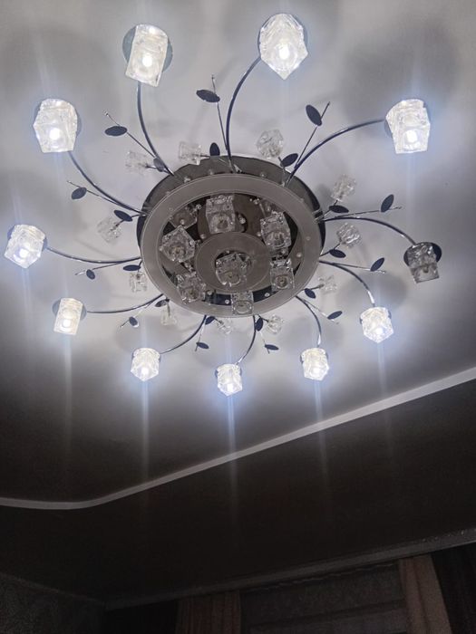 Продается люстра