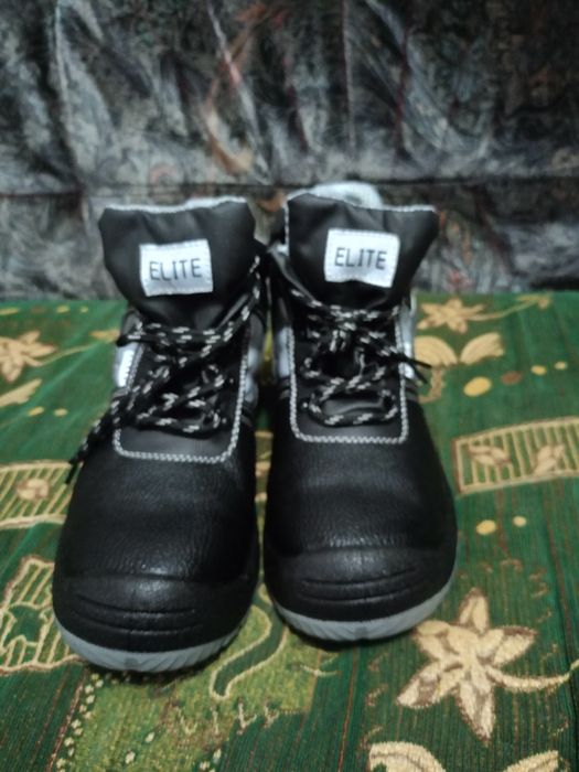 Спец.обувь новая размер 43