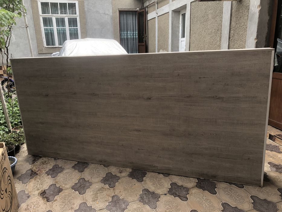 Mebel sotiladi.