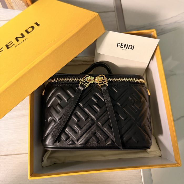 Fendi Vanity чанта