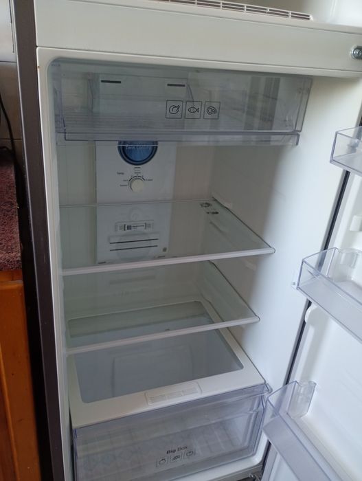 Frigider Samsung