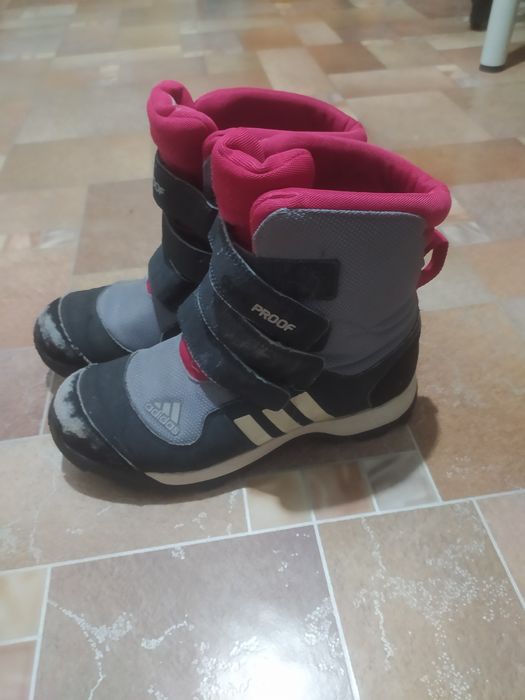 Продам кроссовки ASICS