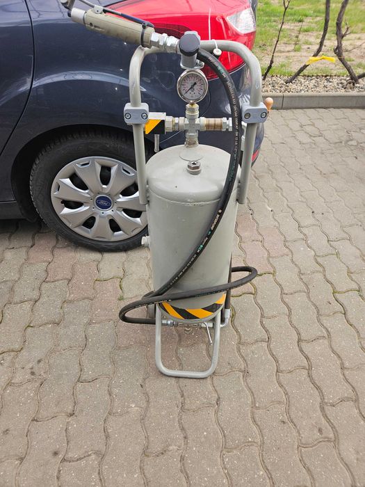 Butelie pentru sablat cu nisip.