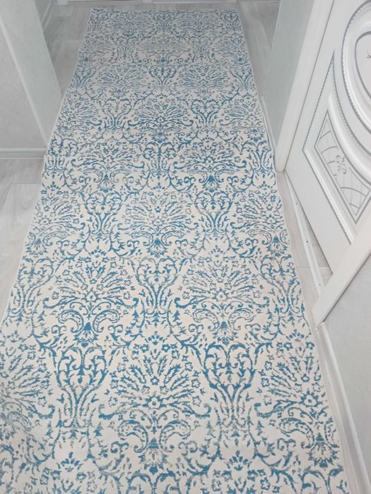 Ковёр хороший б/у