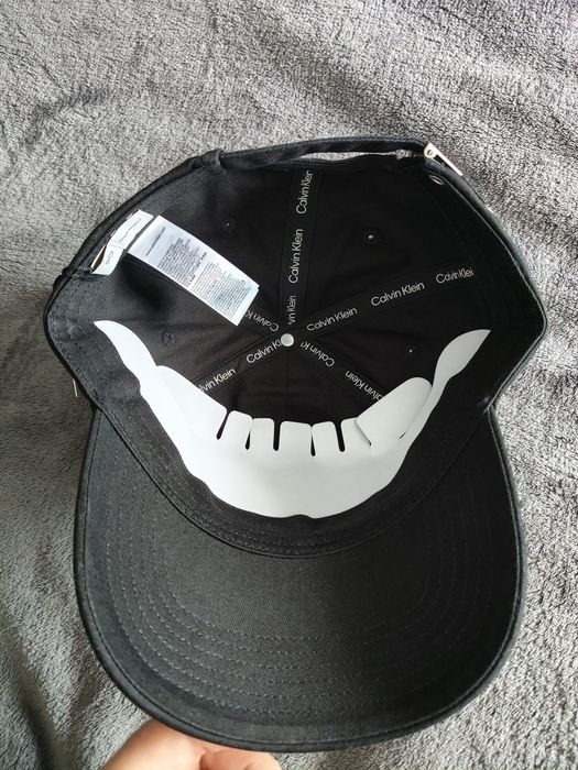 Calvin Klein șapcă cu logo scris brodat negru cu mov mărime oS noua originala