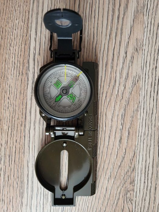 Продам компас в идеальном состоянии