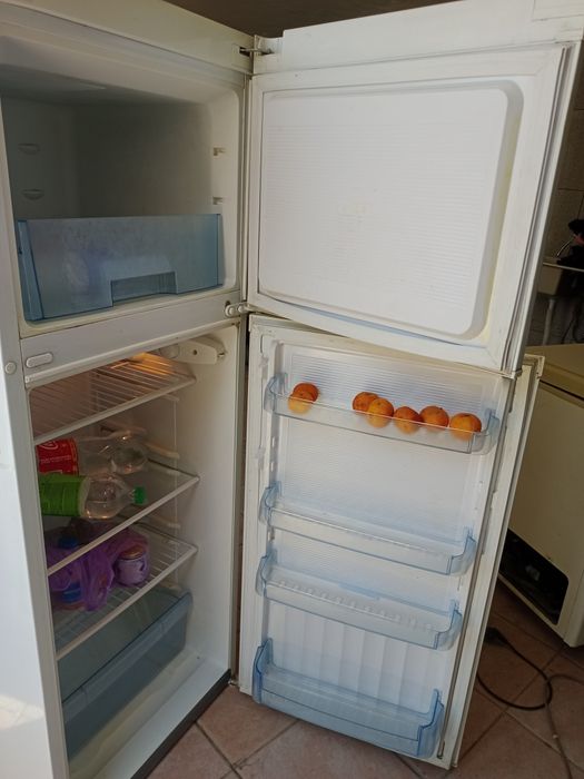 Продам холодильник высокий  за 45тысяч т б/у в рабочем состоянии