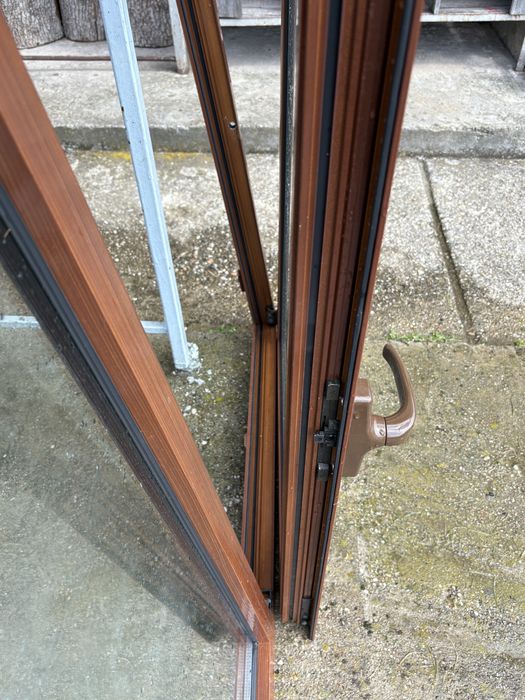 Termopane (culoare nuc)