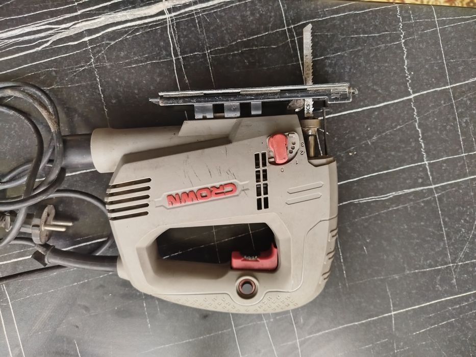 Продам электро лобзик крон