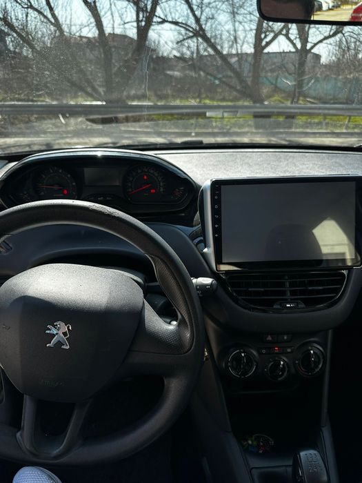 Peugeot 208 2014