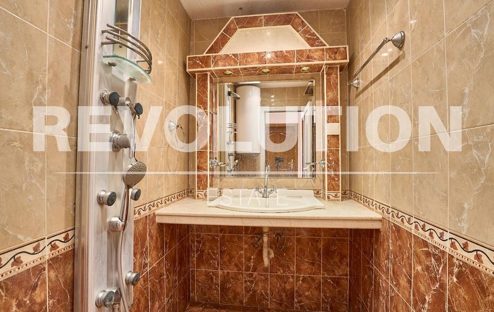 Дава се под наем Тристаен апартамент в Пловдив, Център - 100 кв.м за 460 € - Снимка #6